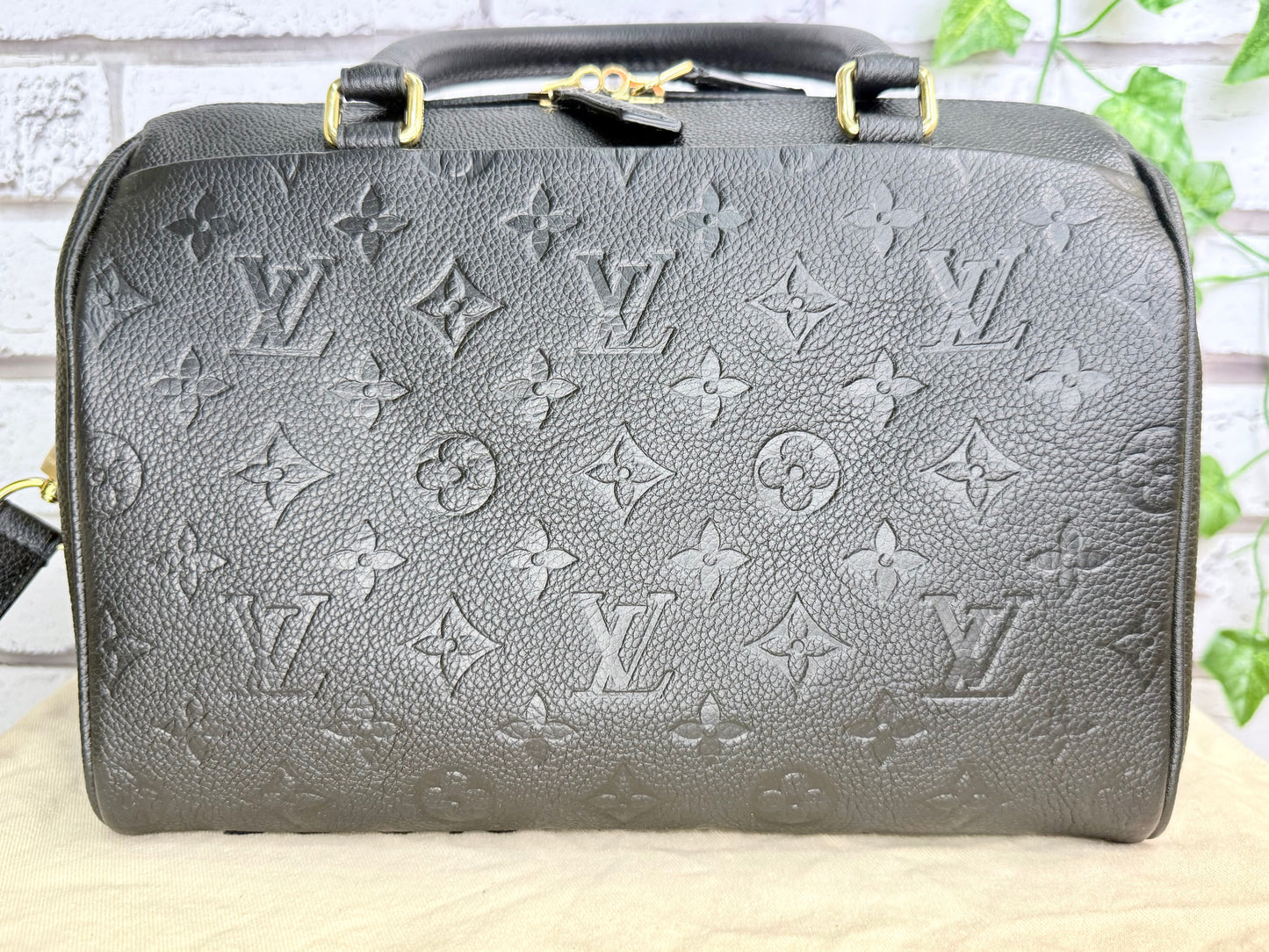 Louis Vuitton Empreinte Leather Speedy 25 Bandouliere (Black) - Pristine