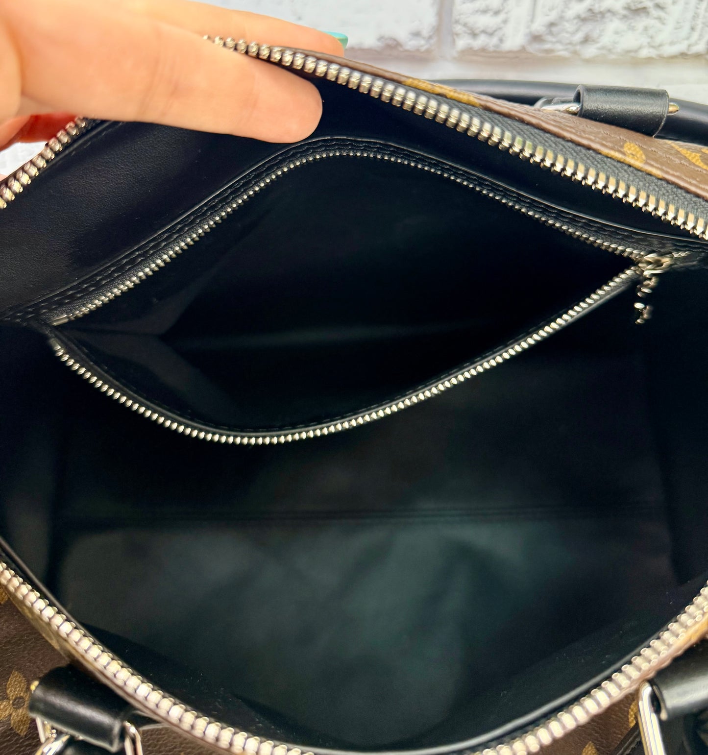 Pre-Owned Louis Vuitton Soft Speedy Dark 30