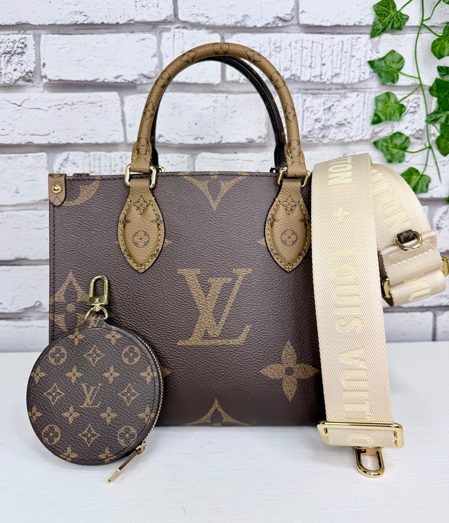 Louis Vuitton On The Go PM (Reverse Monogram) - Like New