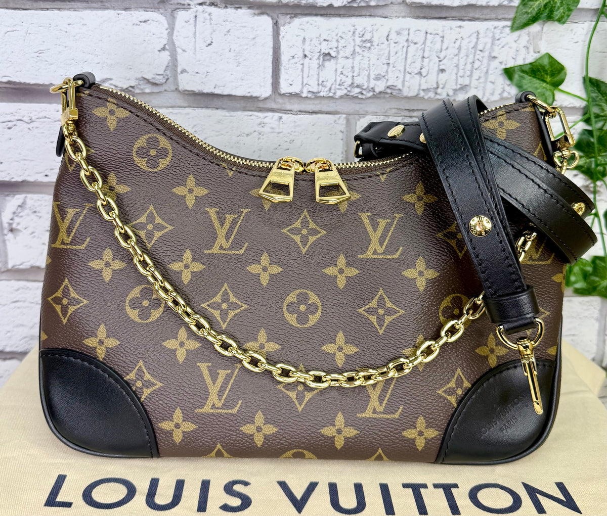 Louis Vuitton Boulogne (Monogram/Black) - Like New