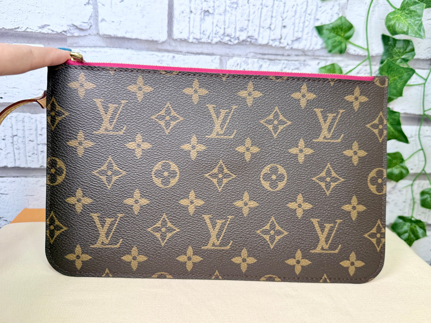 Louis Vuitton Neverfull MM w/ Pouch (Monogram/Pivoine) - Great