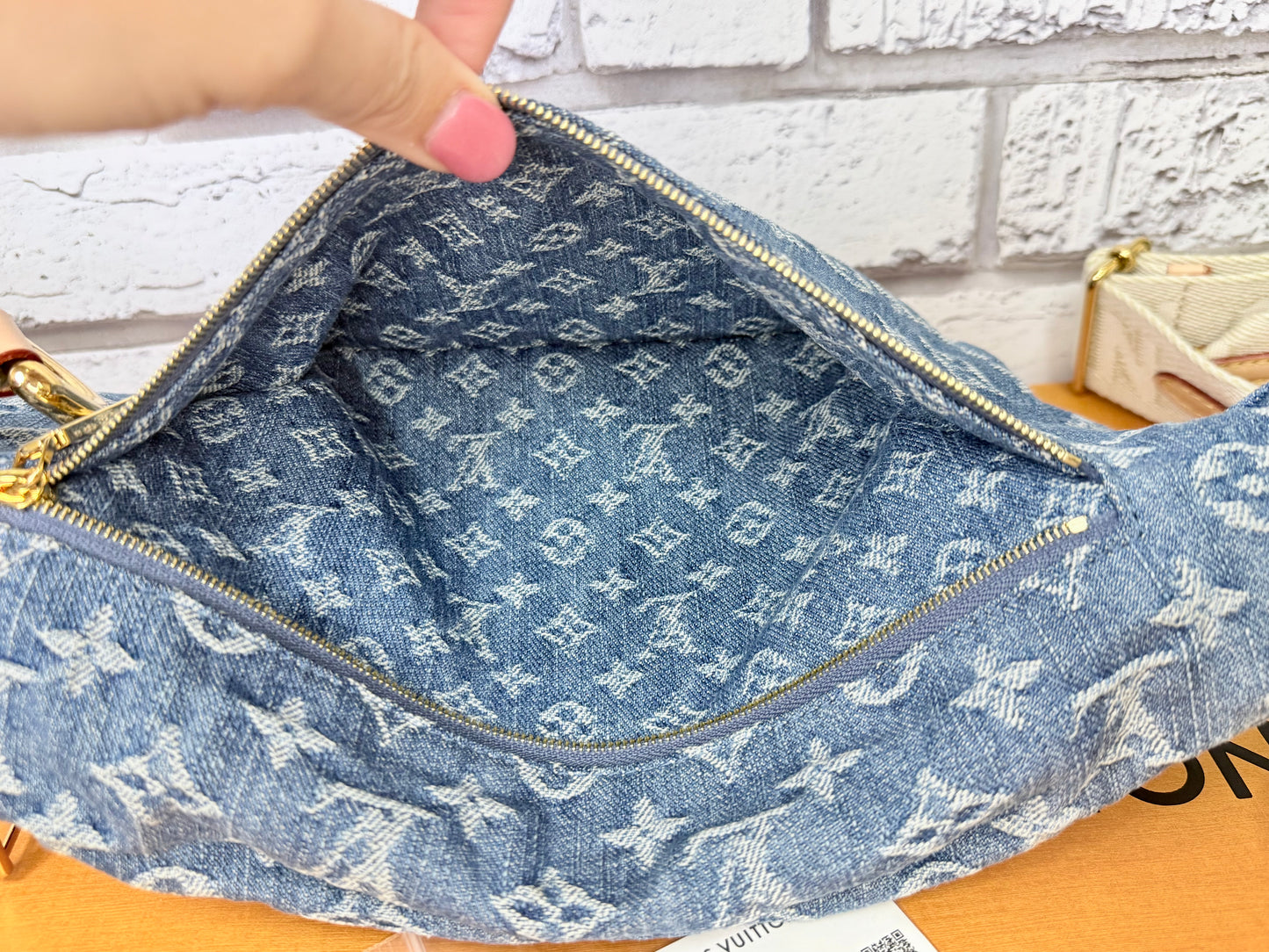 Louis Vuitton High Rise Denim Bum Bag - Excellent