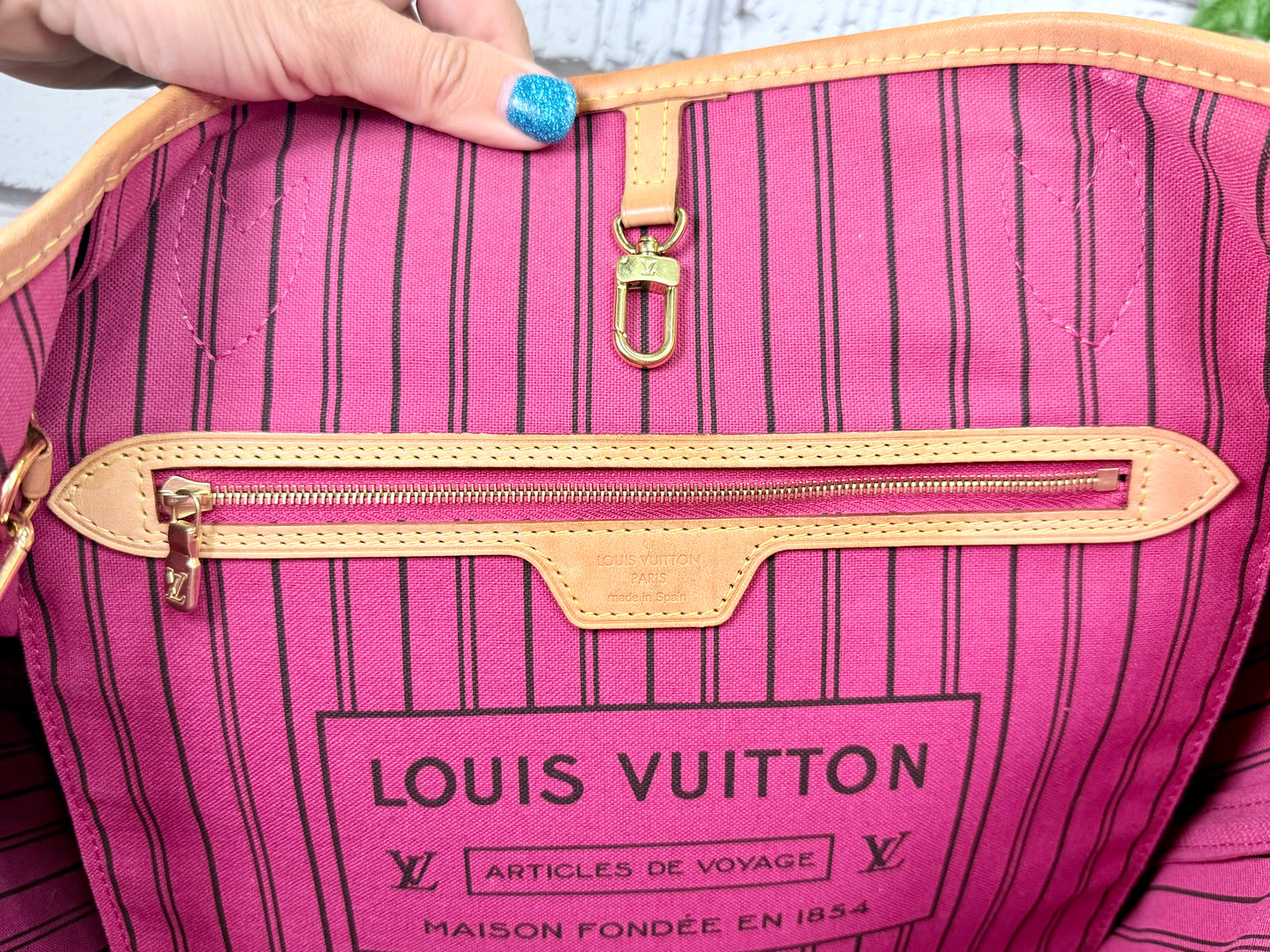 Louis Vuitton Neverfull MM w/ Pouch (Monogram/Pivoine) - Great