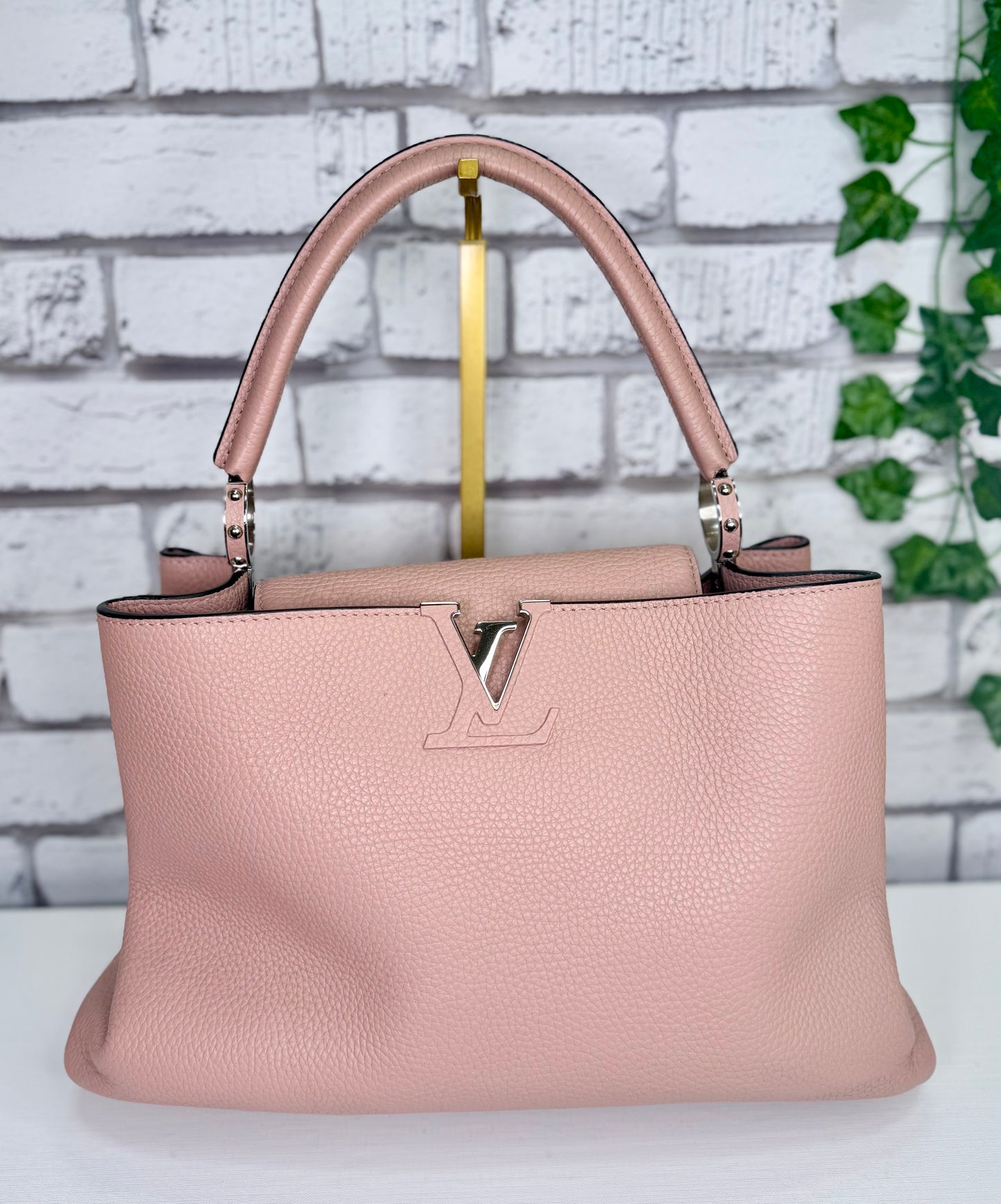 Louis Vuitton Capucines MM (Rose Pink) - Great/Excellent