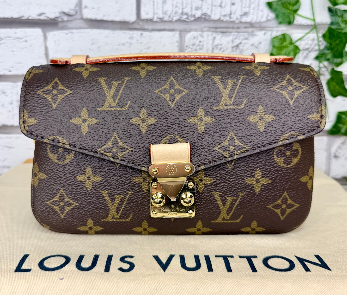 Louis Vuitton Metis East West (Monogram) - Pristine