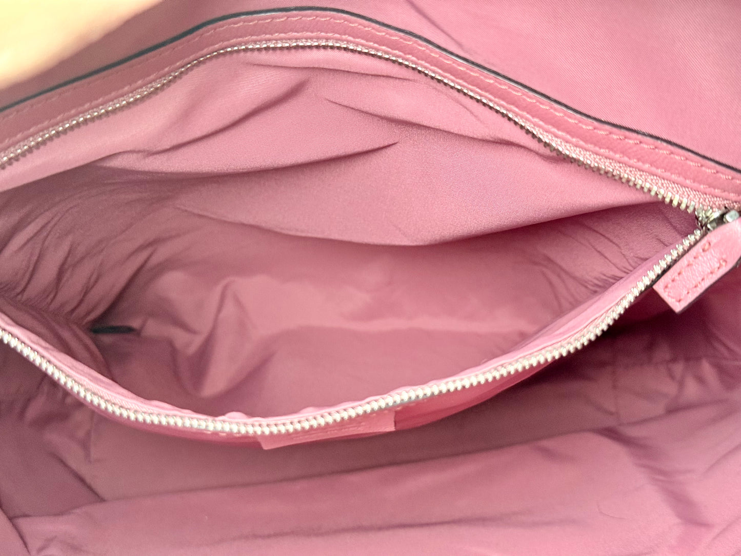 Gucci Supreme GG Blooms Buckle Backpack (Pink) - Great +