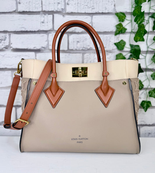 Louis Vuitton On My Side MM (Galet) - Excellent