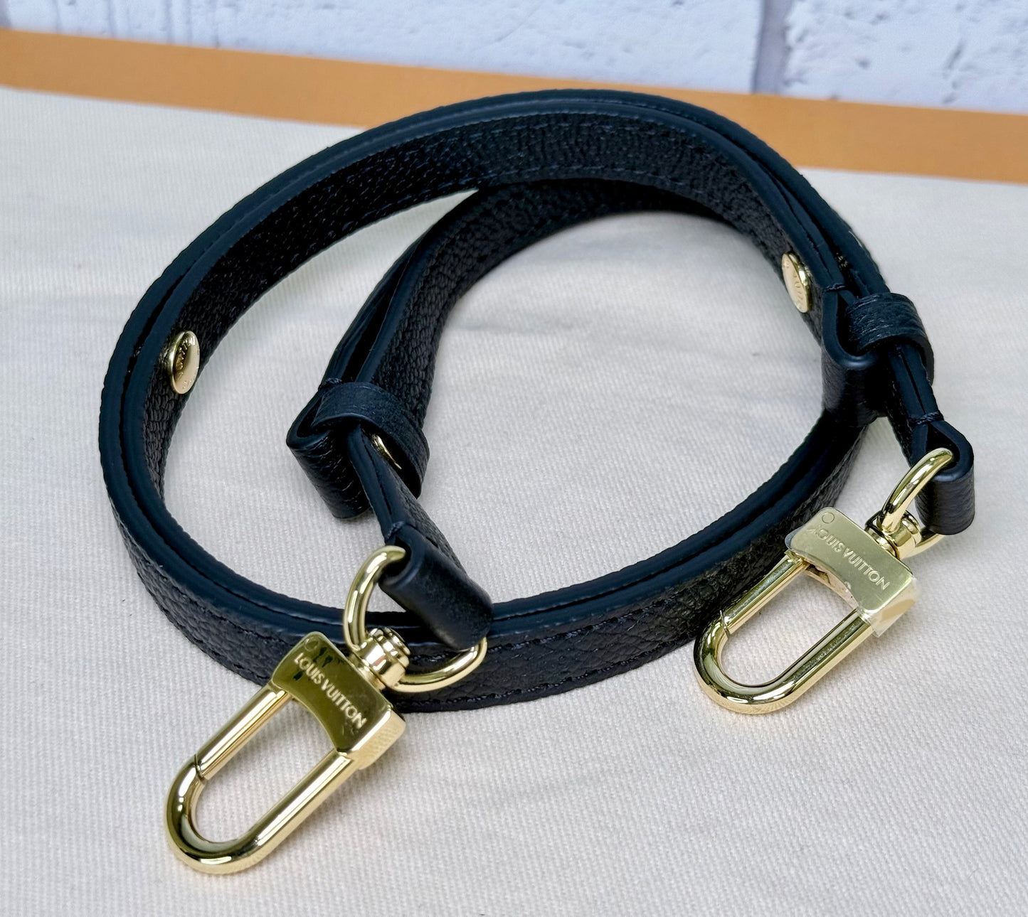 Louis Vuitton Empreinte Leather Metis East West (Black) - Pristine