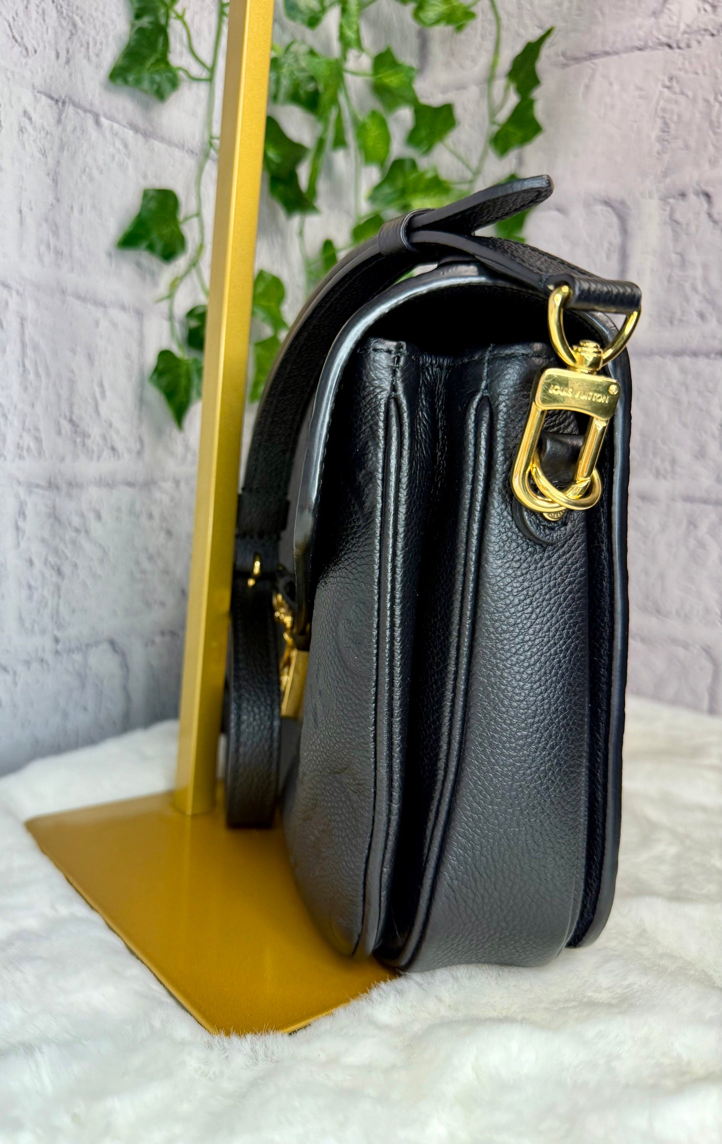 Louis Vuitton Pochette Métis Empreinte (Black)