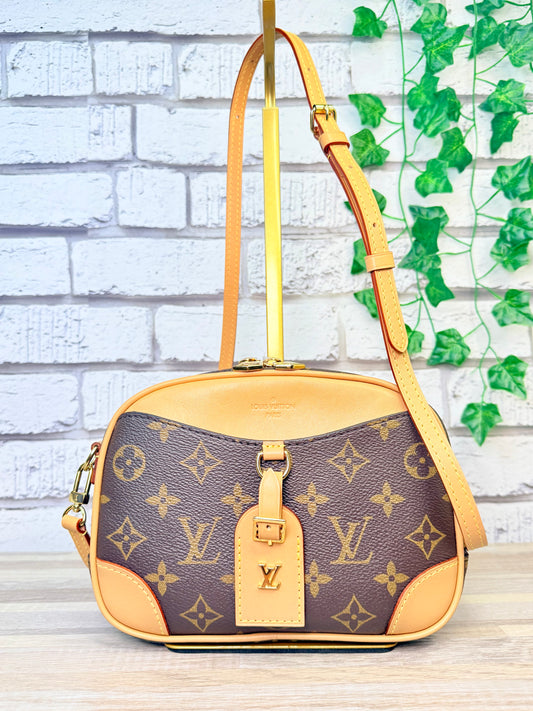 Pre-Owned Louis Vuitton Monogram Deauville Mini