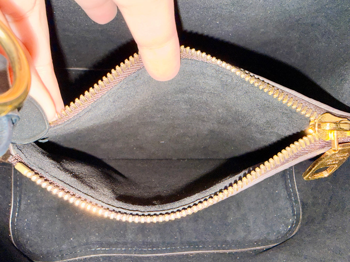 Louis Vuitton Neo Noe MM (Monogram/Black) - Excellent