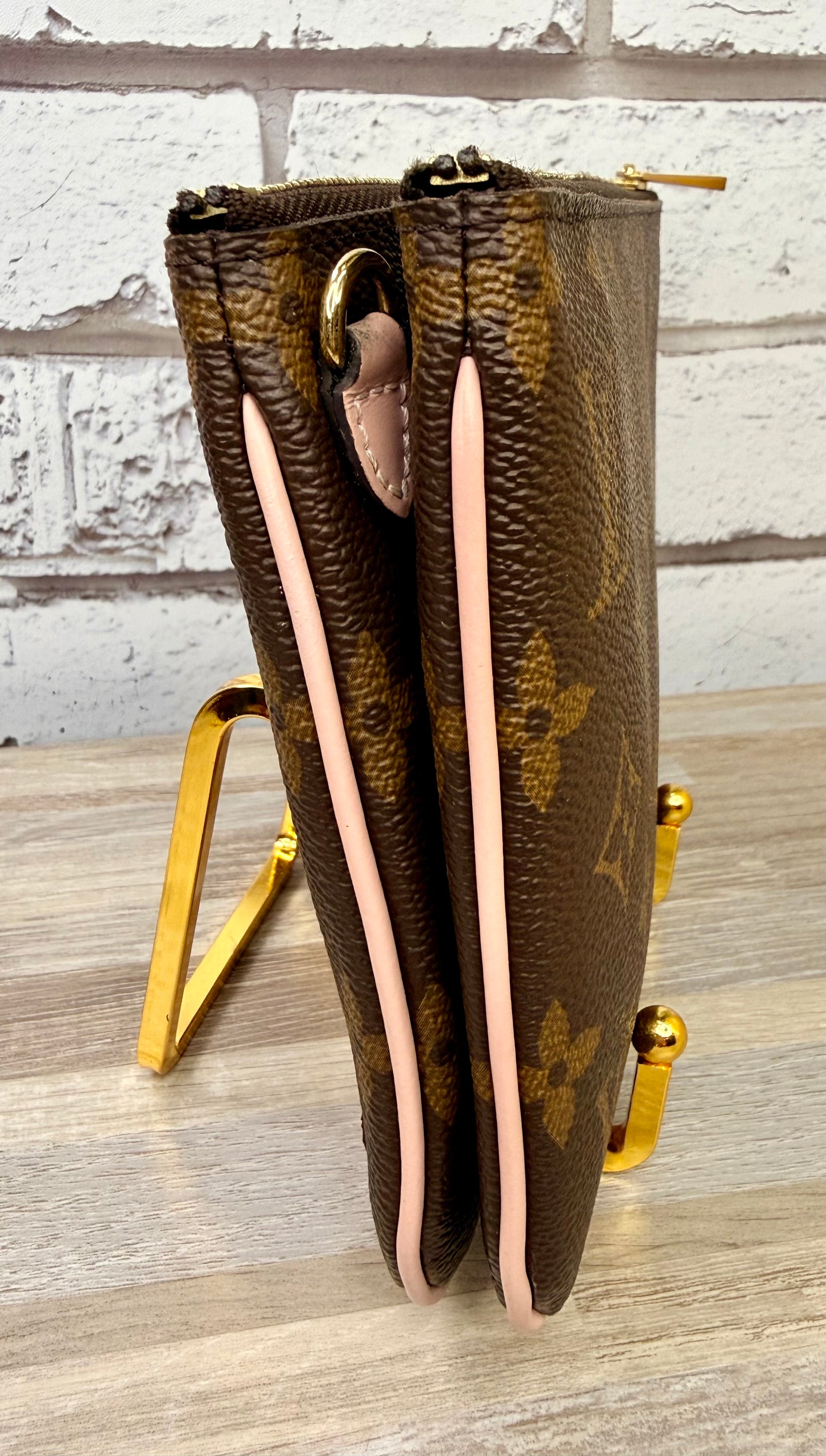 Pre-Owned Louis Vuitton “Blooming Flowers” Double Zip Pochette