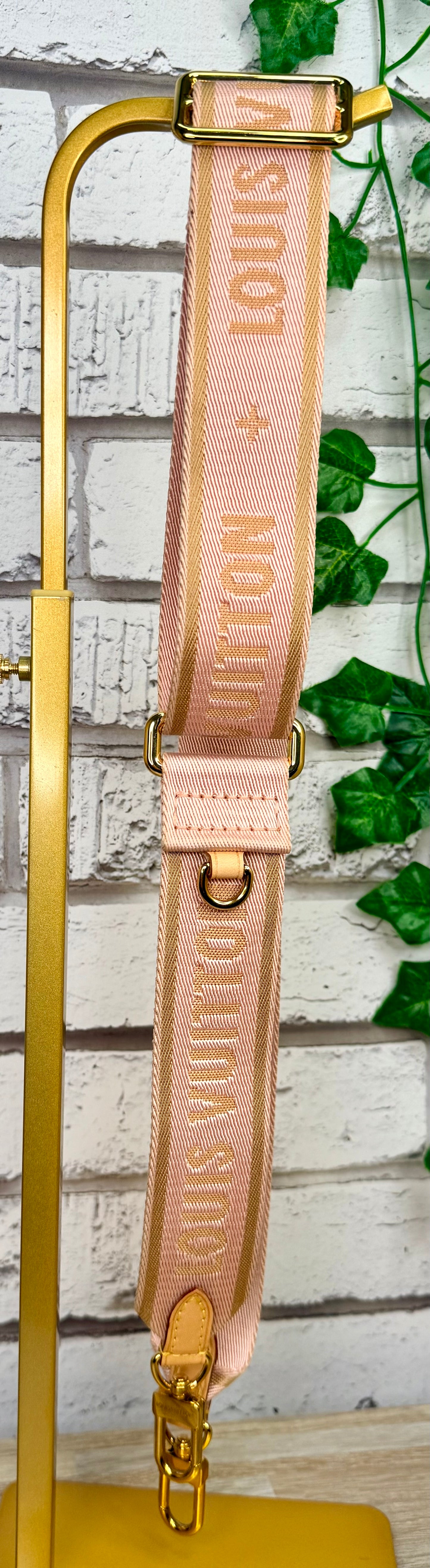 Pre-Owned Louis Vuitton Multi Pochette Accessoires (Pink)