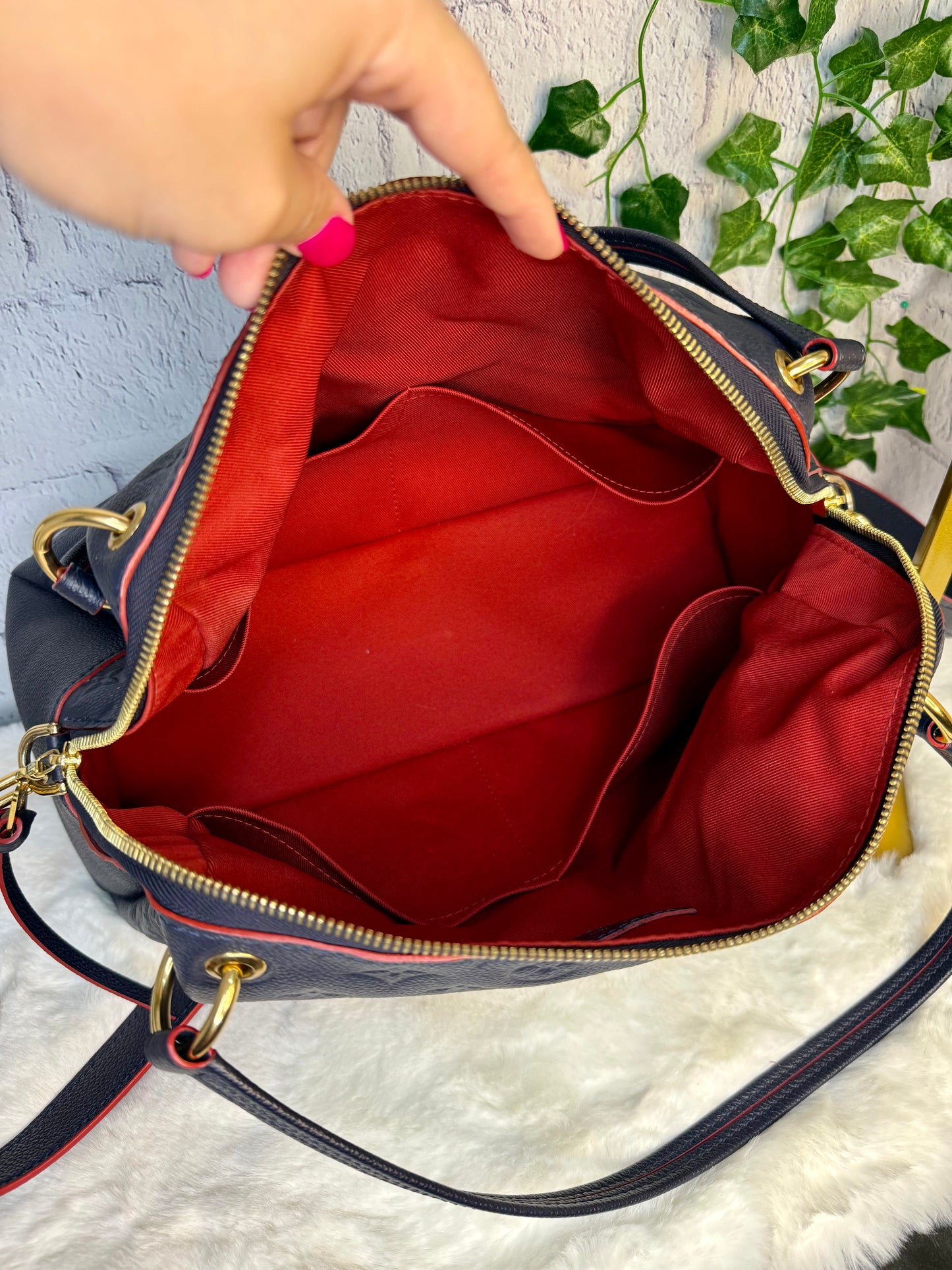 Louis Vuitton Ponthieu Empreinte Leather Marine Rouge