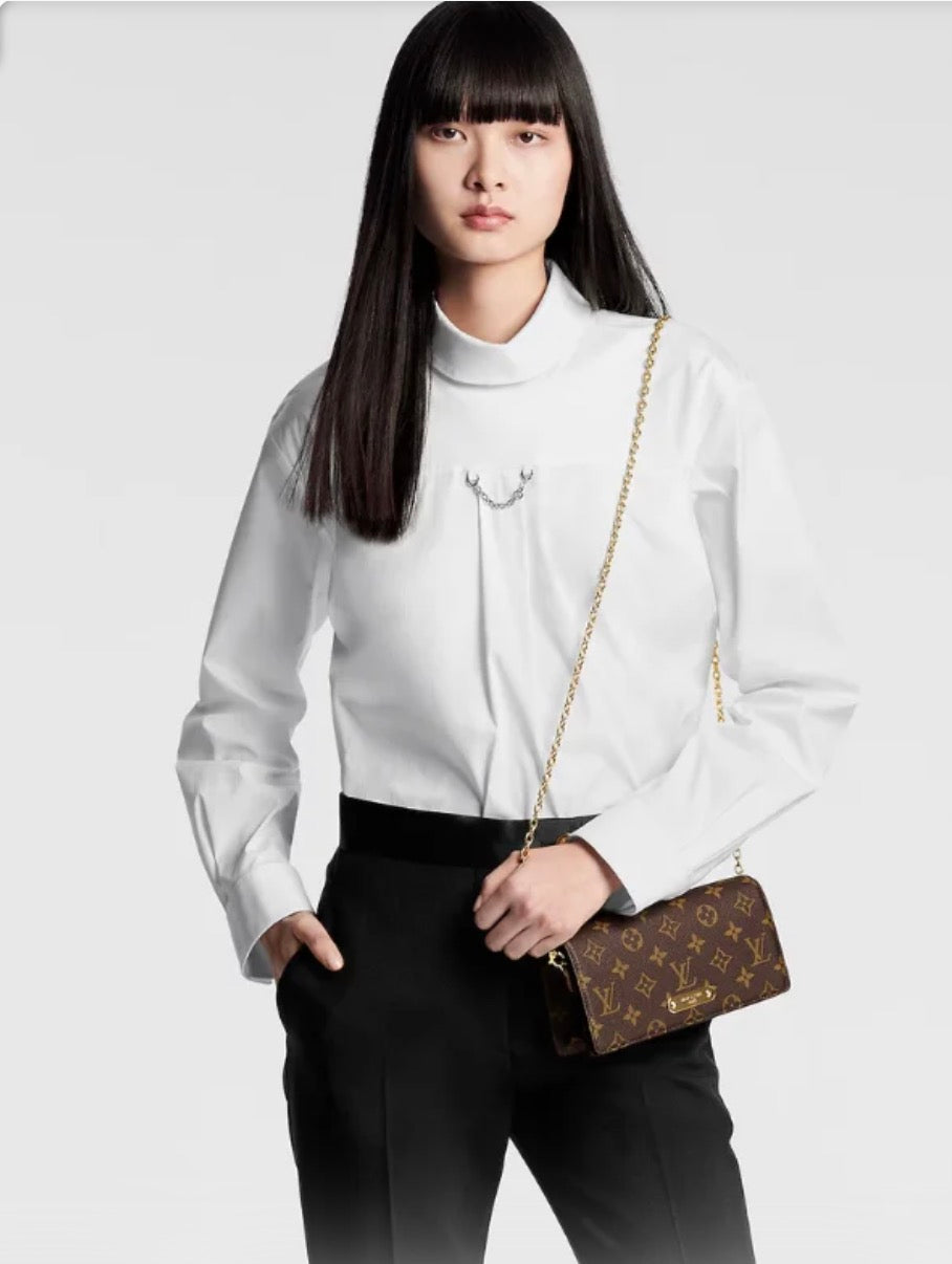 Louis Vuitton Chain Lily (Monogram) - Pristine