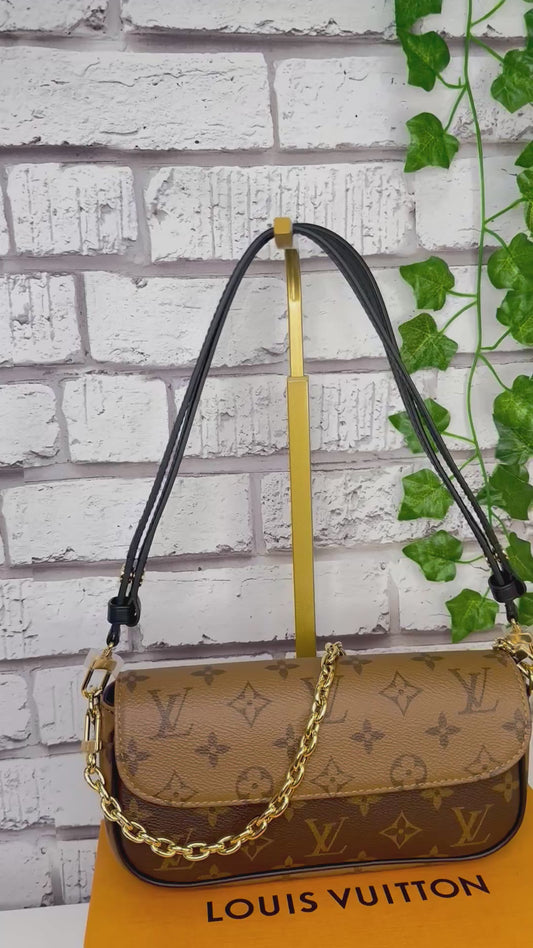 Louis Vuitton Reverse Monogram Ivy - Like New